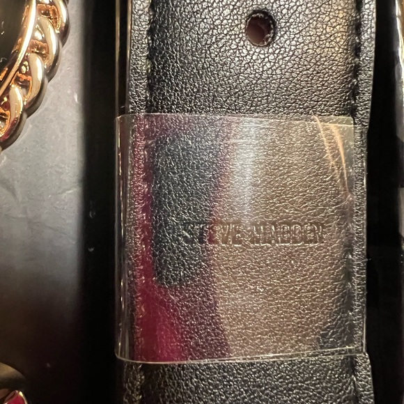 Steve Madden NWT Reversible Belt & 3 Interchangeable Buckles 4 Piece Gift Set - Picture 5 of 7